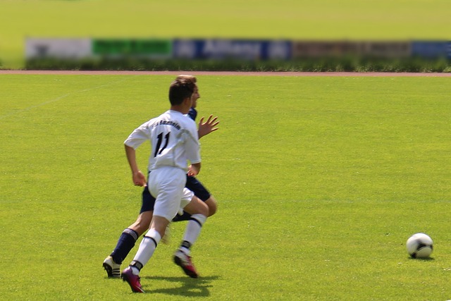 否在揭幕战 否在揭幕战